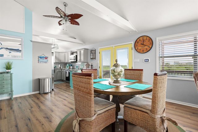 4039 San Jacinto Drive, Galveston, TX 77554