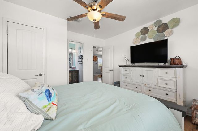 4039 San Jacinto Drive, Galveston, TX 77554