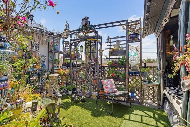 1538 Stoner Avenue 303, Los Angeles, CA 90025