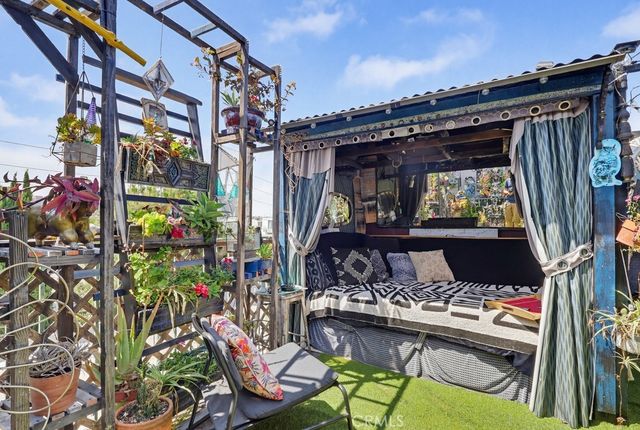 1538 Stoner Avenue 303, Los Angeles, CA 90025