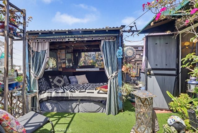 1538 Stoner Avenue 303, Los Angeles, CA 90025
