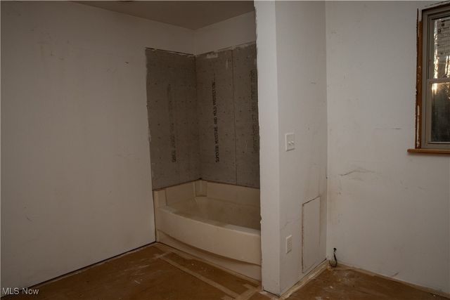 7463 Glenwood Road, Conneaut, OH 44030