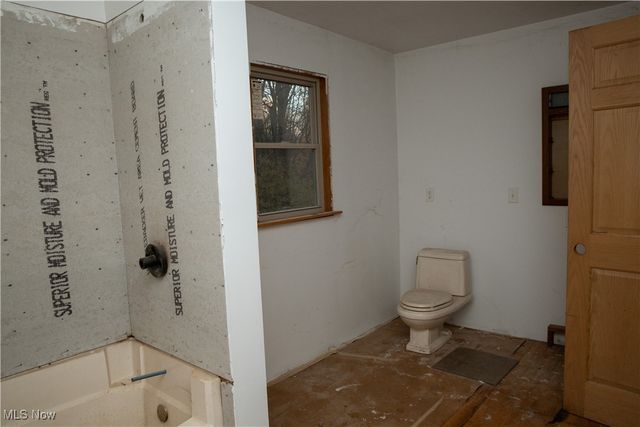 7463 Glenwood Road, Conneaut, OH 44030