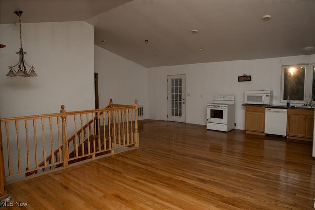 7463 Glenwood Road, Conneaut, OH 44030