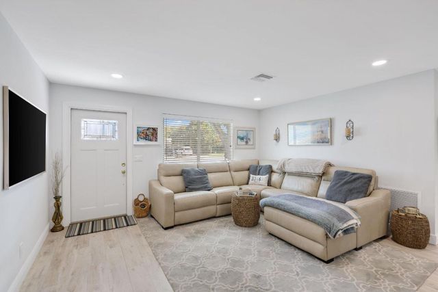 1510 Kingsley Road, Jupiter, FL 33469