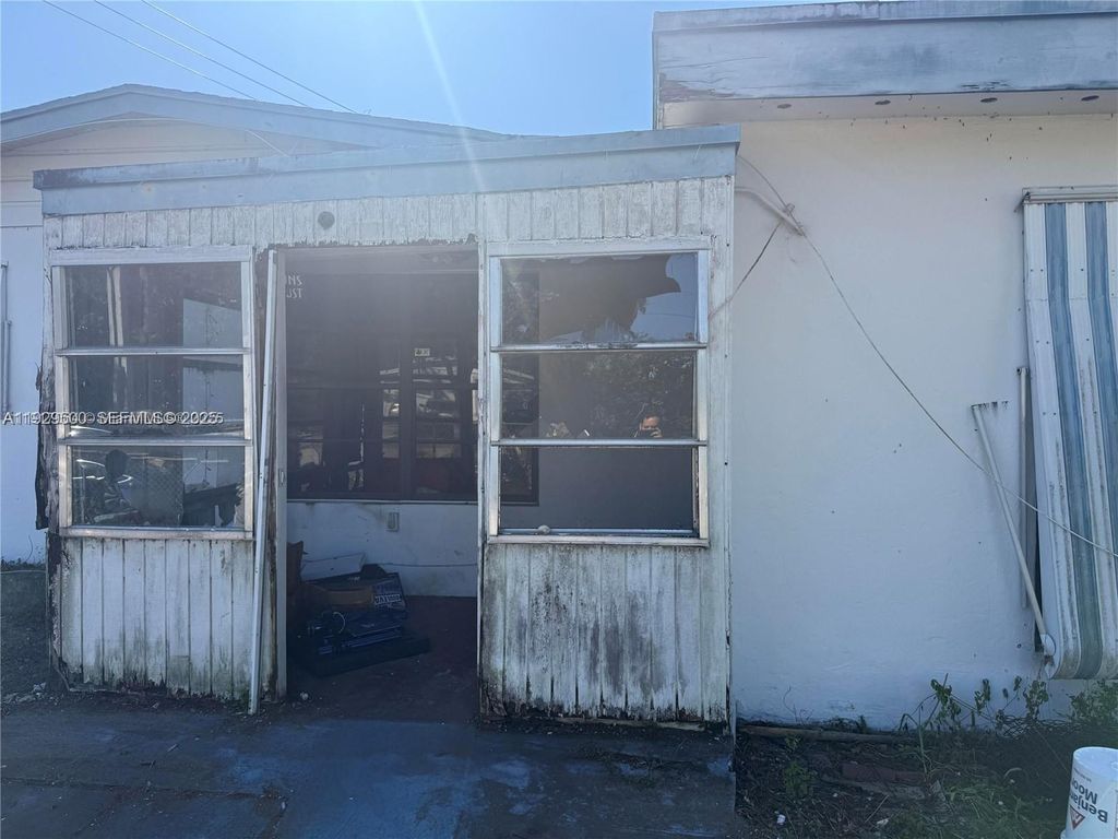 Image 1 of property listing at 5770 SW 38th Ct, Davie, FL 33314