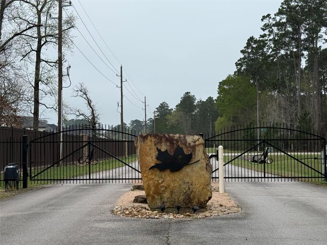 10213 S Autumn Leaf Circle, Magnolia, TX 77354