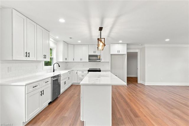 1013 Blue Dan Lane, Yadkinville, NC 27055