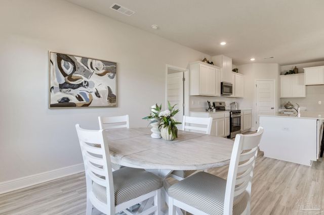 3428 Crossvine Rd, Cantonment, FL 32533