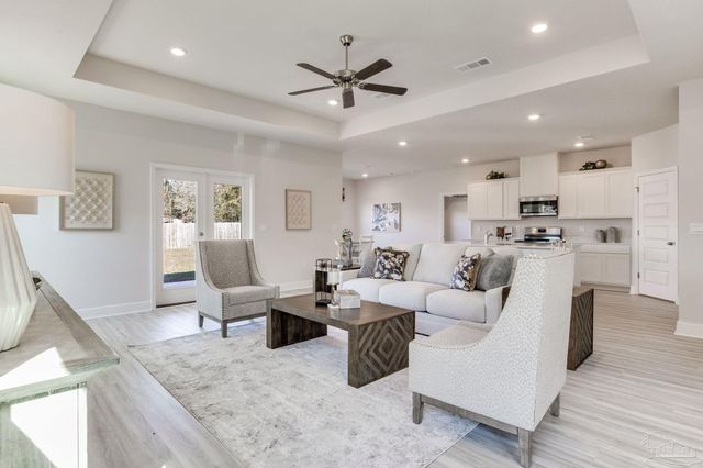 3428 Crossvine Rd, Cantonment, FL 32533