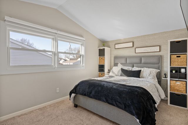 318 W Oak Street, Eldridge, IA 52748