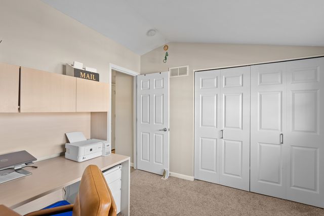 318 W Oak Street, Eldridge, IA 52748