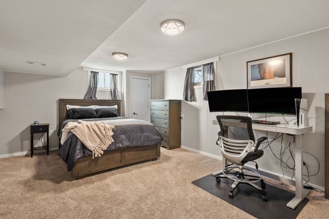 318 W Oak Street, Eldridge, IA 52748