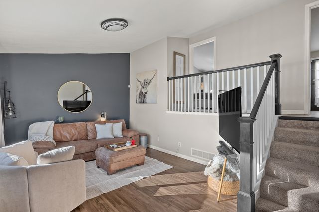 318 W Oak Street, Eldridge, IA 52748