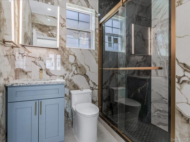 918 N 6th Street, North New Hyde Park, NY 11040