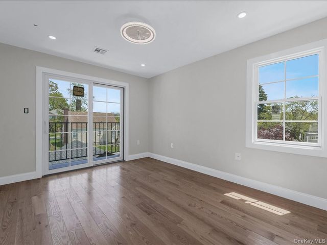 918 N 6th Street, North New Hyde Park, NY 11040