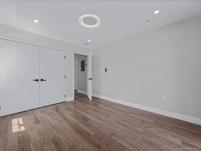 918 N 6th Street, North New Hyde Park, NY 11040