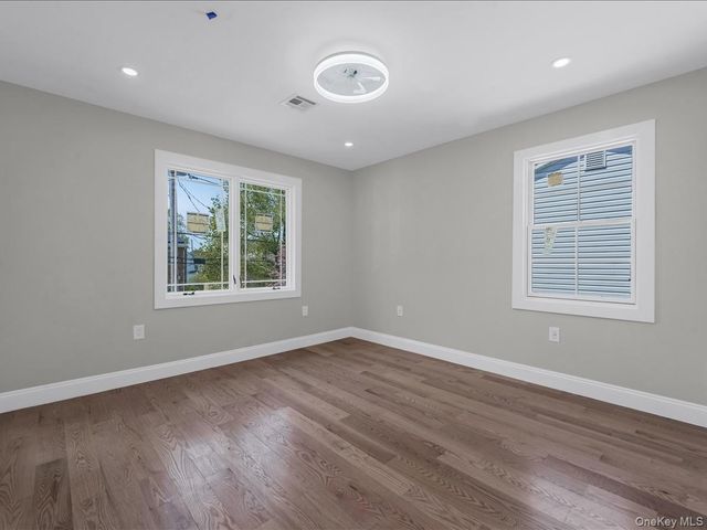 918 N 6th Street, North New Hyde Park, NY 11040