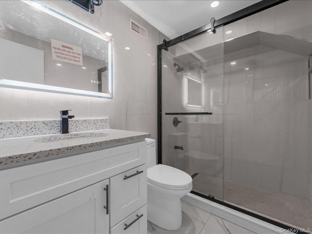 918 N 6th Street, North New Hyde Park, NY 11040