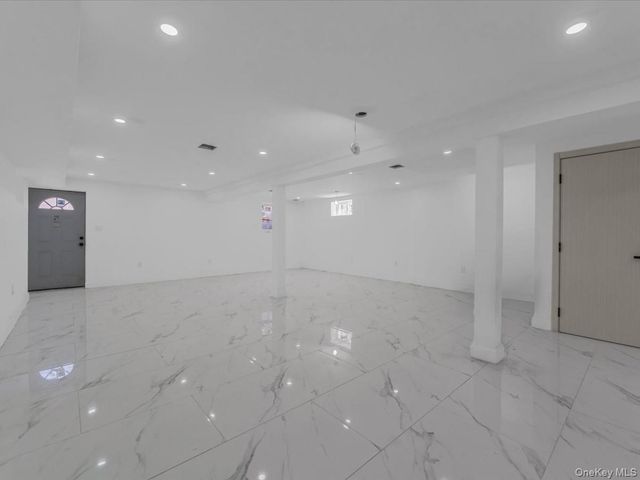 918 N 6th Street, North New Hyde Park, NY 11040