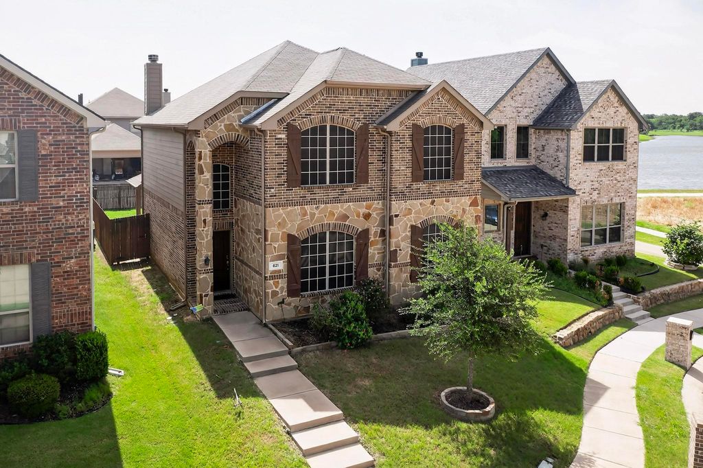 621 Big Horn Road, Aubrey, TX 76227