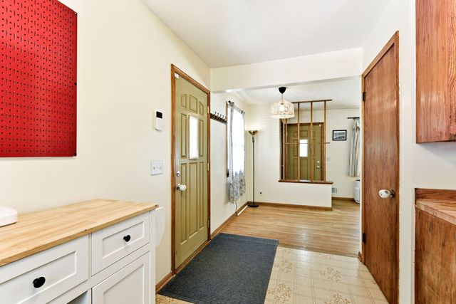 7024 Drew Avenue N, Brooklyn Center, MN 55429