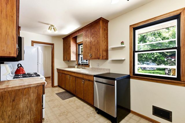 7024 Drew Avenue N, Brooklyn Center, MN 55429