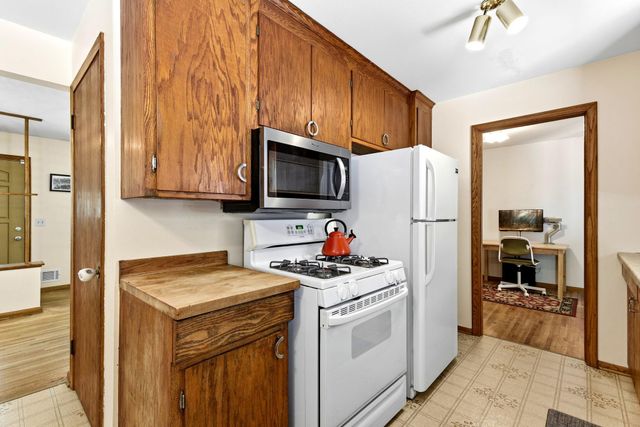 7024 Drew Avenue N, Brooklyn Center, MN 55429