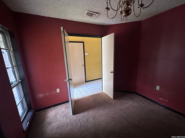 16442 Ross Oak St, San Antonio, TX 78247