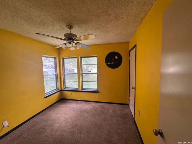 16442 Ross Oak St, San Antonio, TX 78247