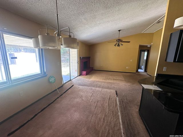 16442 Ross Oak St, San Antonio, TX 78247