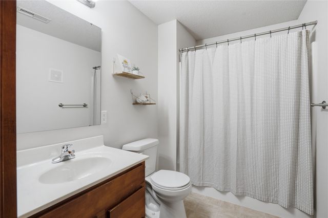 900 Rachael Street 302, North Liberty, IA 52317