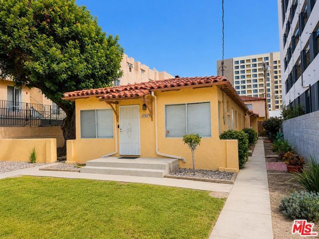 11017 Hartsook Street, North Hollywood (los Angeles), CA 91601
