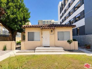 11017 Hartsook Street, North Hollywood (los Angeles), CA 91601