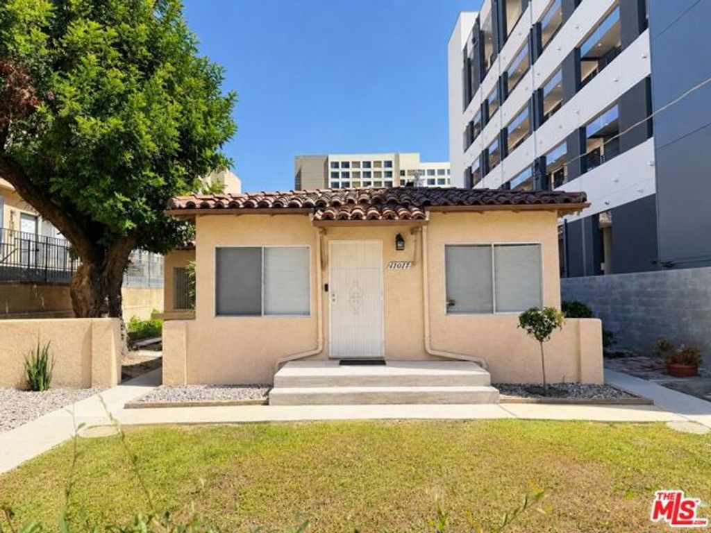 11017 Hartsook Street, North Hollywood (los Angeles), CA 91601
