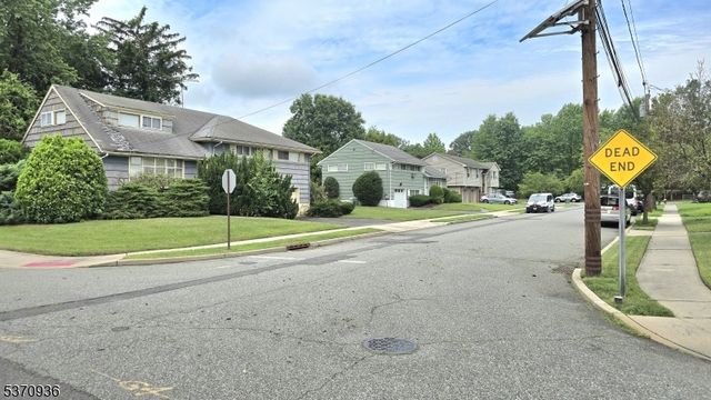 65 Dalewood Rd, Clifton City, NJ 07013