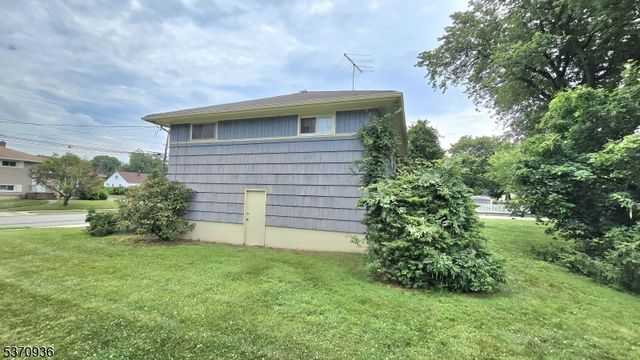 65 Dalewood Rd, Clifton City, NJ 07013