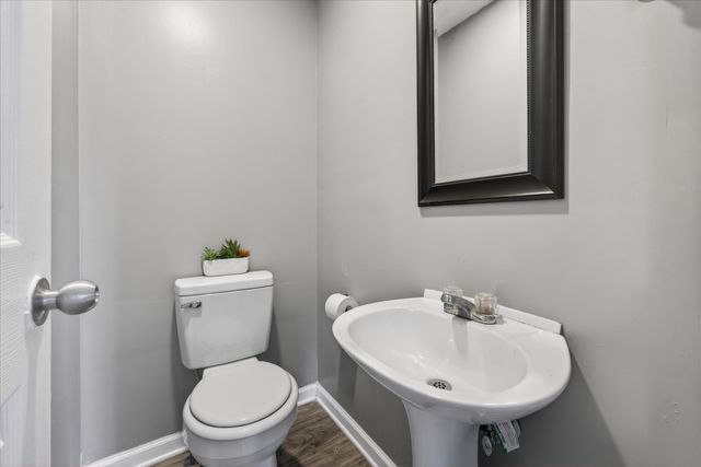 2758 N Whitfield Rd, Clarksville, TN 37040