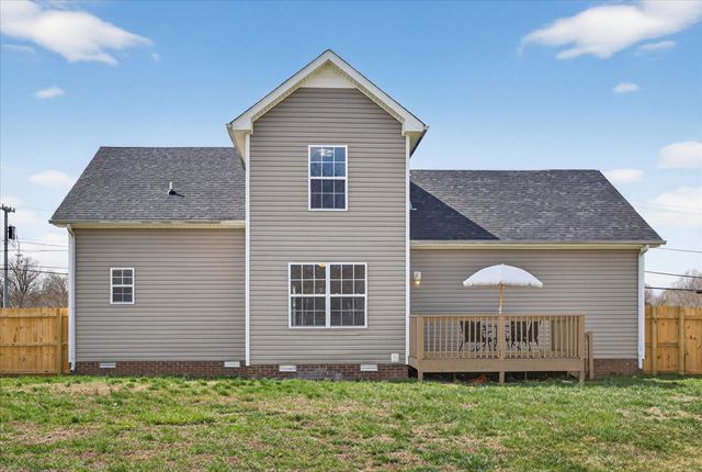 2758 N Whitfield Rd, Clarksville, TN 37040