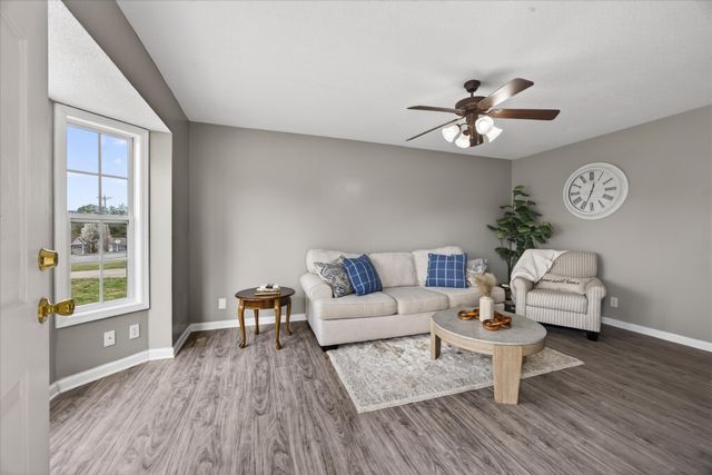 2758 N Whitfield Rd, Clarksville, TN 37040