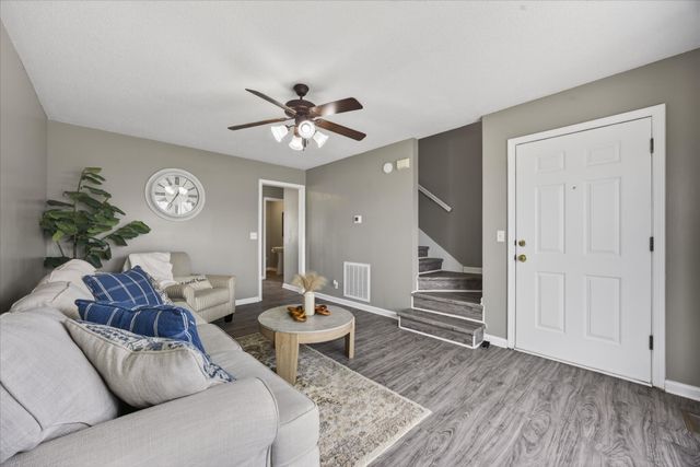 2758 N Whitfield Rd, Clarksville, TN 37040