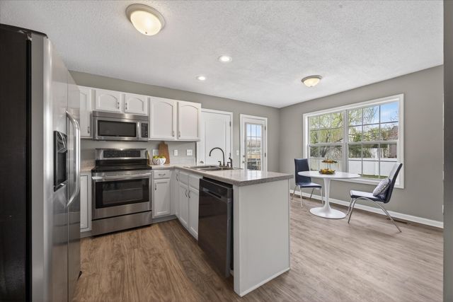 2758 N Whitfield Rd, Clarksville, TN 37040