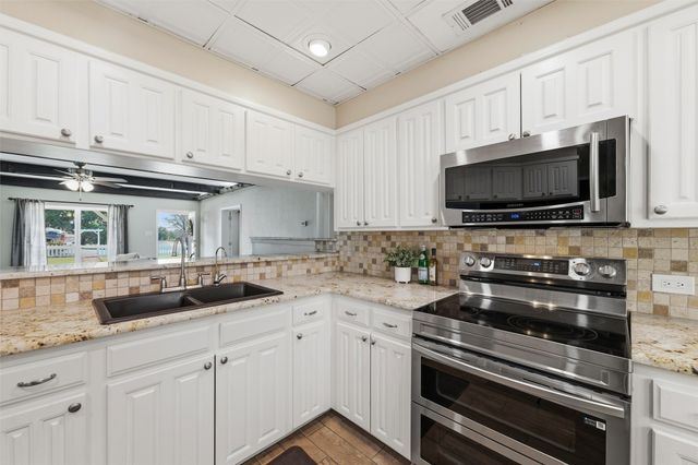 413 Meadowview Road, Weatherford, TX 76087