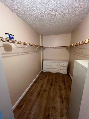 105 ROYAL PARK Drive 1D, Oakland Park, FL 33309