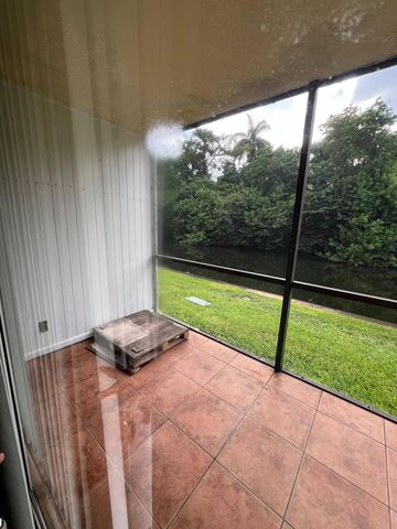 105 ROYAL PARK Drive 1D, Oakland Park, FL 33309