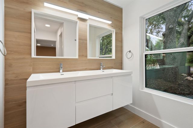 12223 Old Stage TRL, Austin, TX 78750