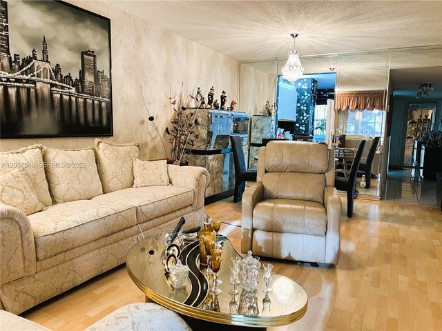1300 SW 130th Avenue 101F, Pembroke Pines, FL 33027