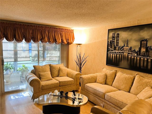 1300 SW 130th Avenue 101F, Pembroke Pines, FL 33027