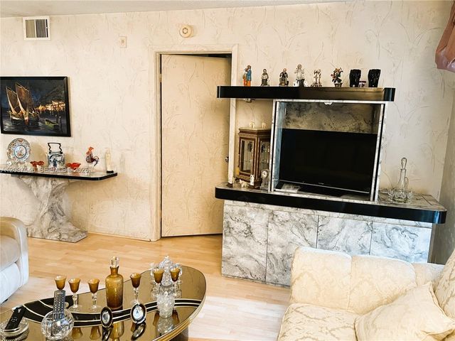 1300 SW 130th Avenue 101F, Pembroke Pines, FL 33027