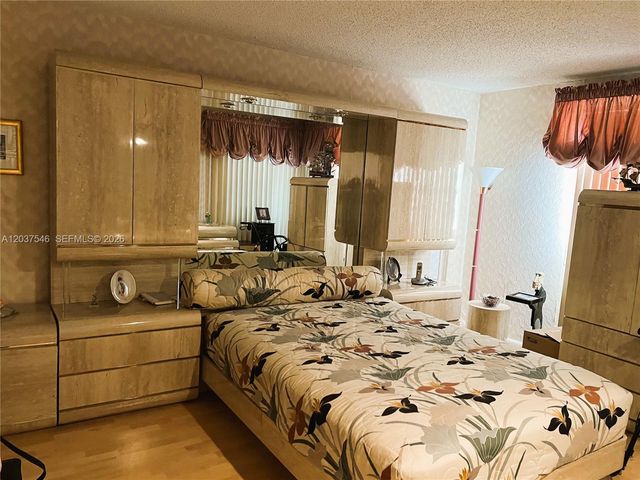 1300 SW 130th Avenue 101F, Pembroke Pines, FL 33027